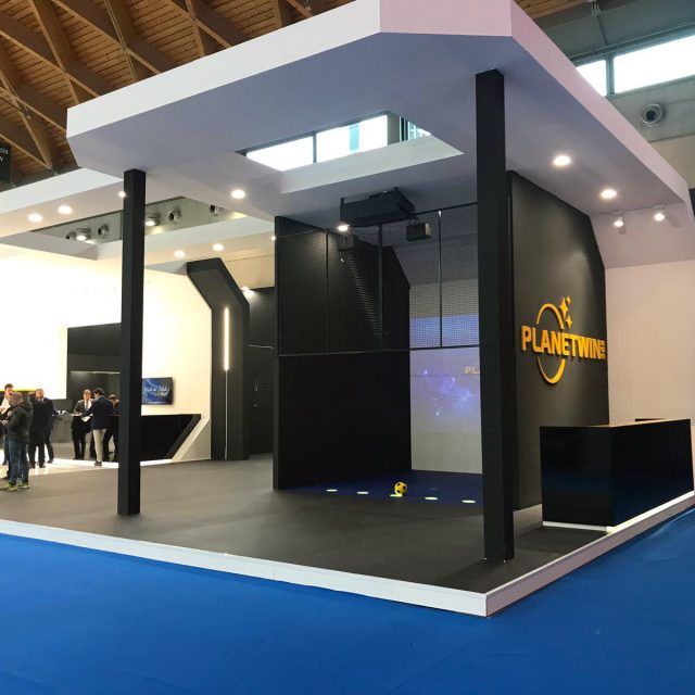 PLANETWIN 365 STAND